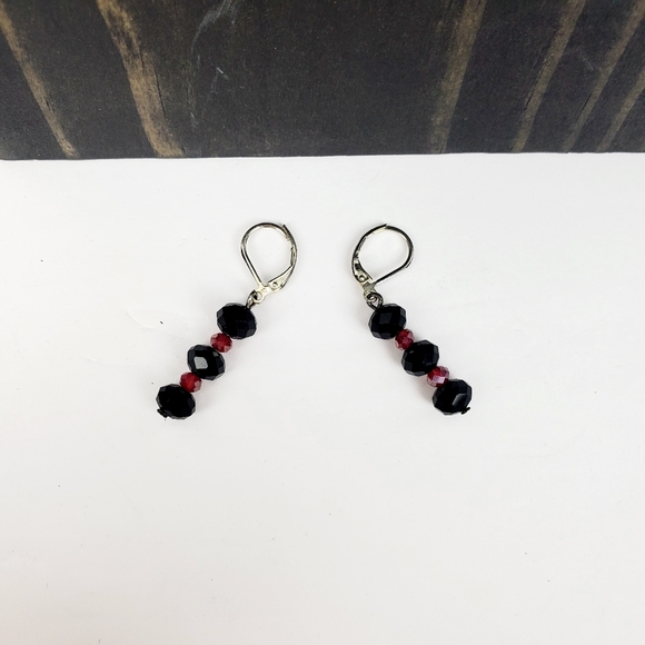 Red & Black Twisted Bead Necklace & Earring Set - Picture 2 of 6